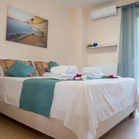 Solari Hill Maisonette Two Private Parking Апартаменты *