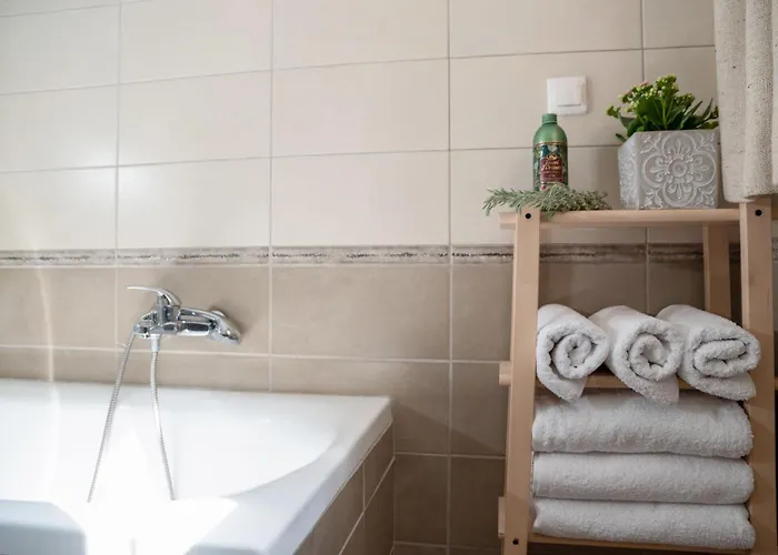 Solari Hill Maisonette Two Private Parking Alepou