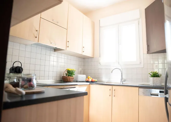 Solari Hill Maisonette Two Private Parking Alepou