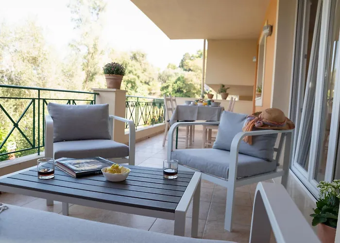 Solari Hill Maisonette Two Private Parking Apartment *