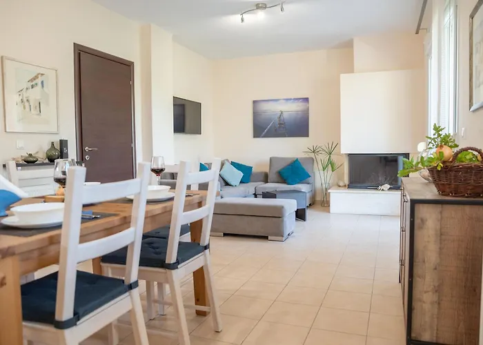 Solari Hill Maisonette Two Private Parking Apartment Alepou