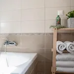 Solari Hill Maisonette Two Private Parking Alepou