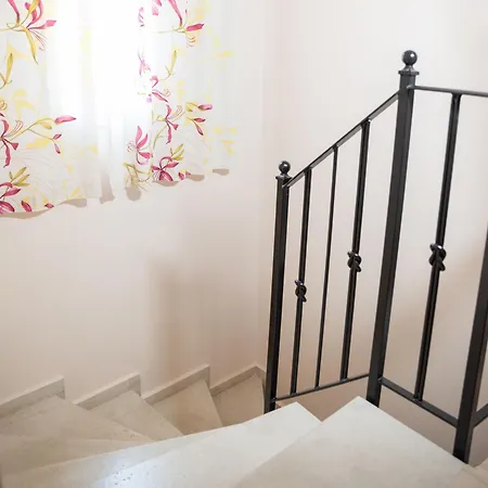 Solari Hill Maisonette Two Private Parking 아파트 Alepou