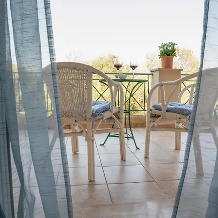 Solari Hill Maisonette Two Private Parking Alepou