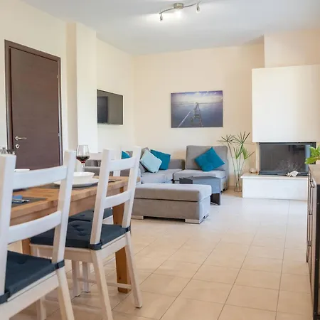 Solari Hill Maisonette Two Private Parking 아파트 Alepou