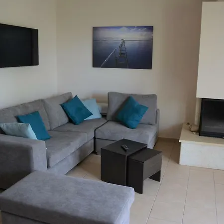 Solari Hill Maisonette Two Private Parking Alepou