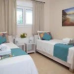 Solari Hill Maisonette Two Private Parking Apartament *