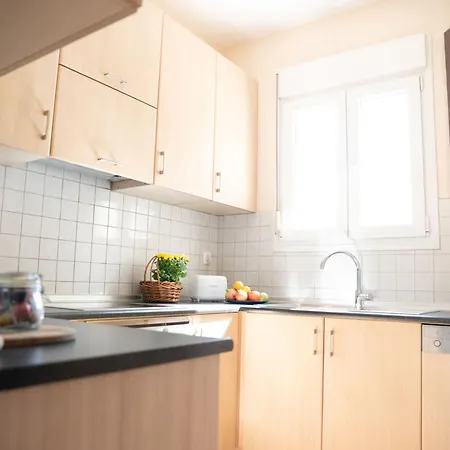 Solari Hill Maisonette Two Private Parking Alepou